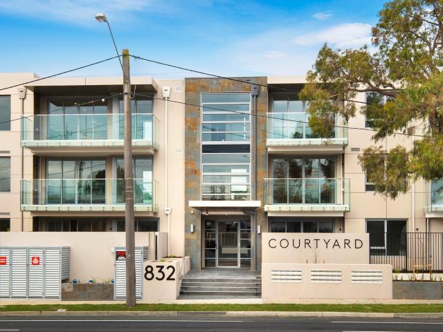 SPACIOUS TWO BEDROOM APARTMENT