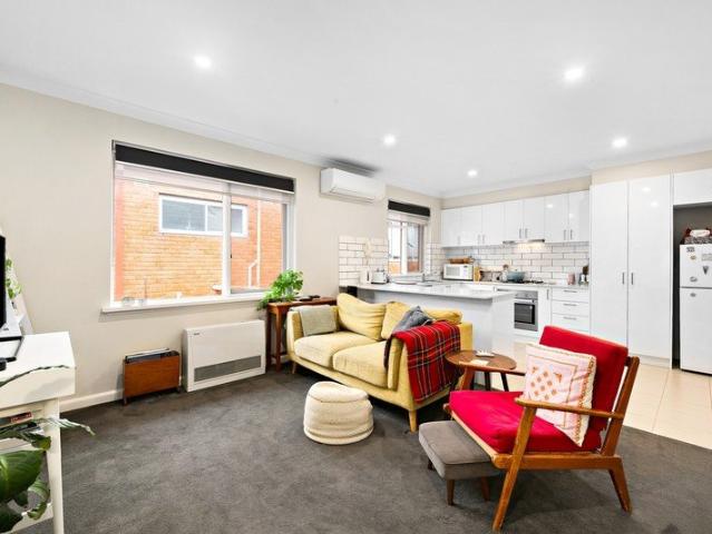 Spacious Two Bedroom Apartment!