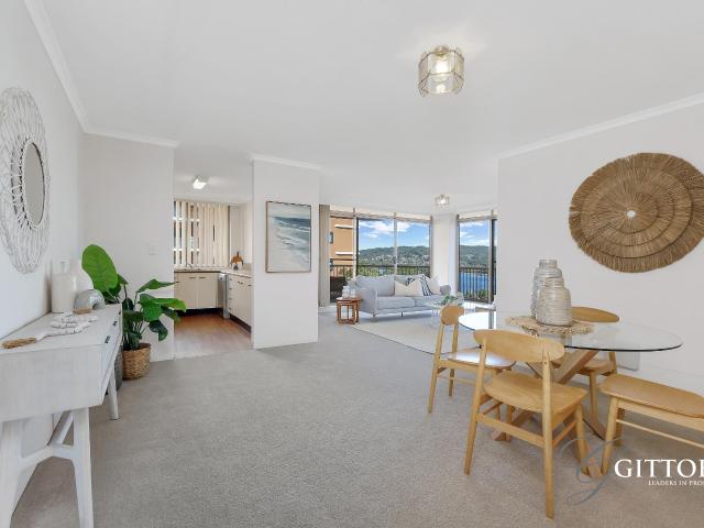 Spacious Two Bedroom Apartment & Convenient Location