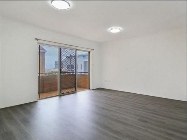 Spacious Two Bedroom Apartment Close to the Beach