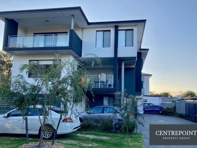 Spacious Two Bedroom Apartment + Balcony