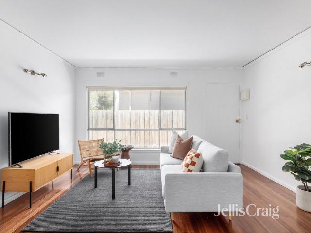 Spacious Two Bedroom Apartment in Coveted Richmond Hill Location