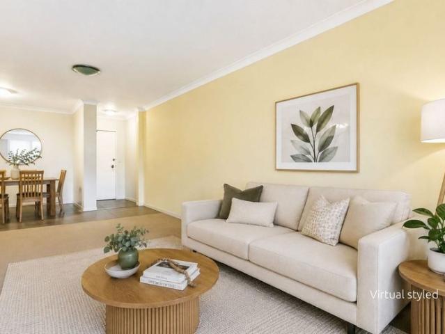 Spacious Two Bedroom Apartment in Convenient Location
