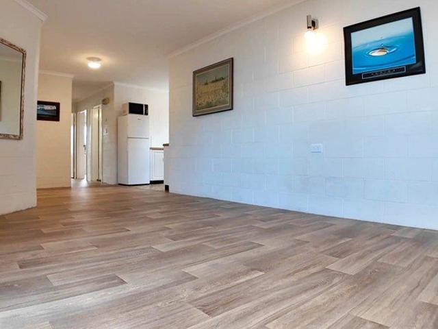 Spacious Two Bedroom Apartment in Cairns City