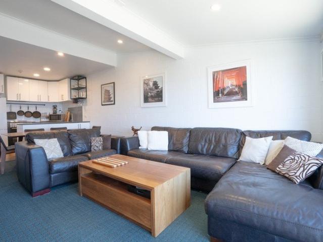 Spacious Two Bedroom Apartment in a Boutique Complex with Pool, Spa and Sauna