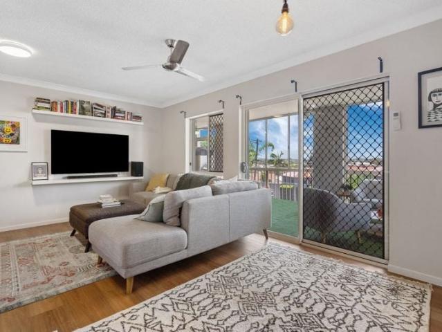 spacious two bedroom apartment in a convenient albion location