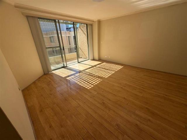 Spacious Two Bedroom Apartment in a Convenient Location