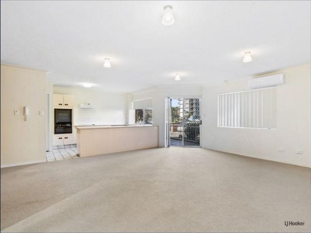 Spacious Two Bedroom Apartment in a Prime Tweed Heads Location