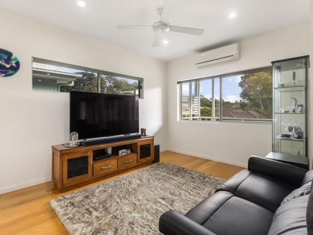 Spacious Two Bedroom Apartment in a Prime Everton Park Location