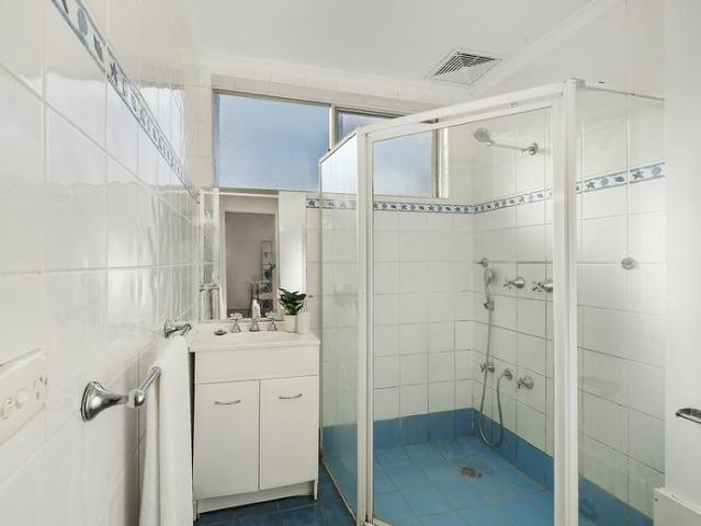 Spacious Two Bedroom Apartment in a Quiet Cul de Sac