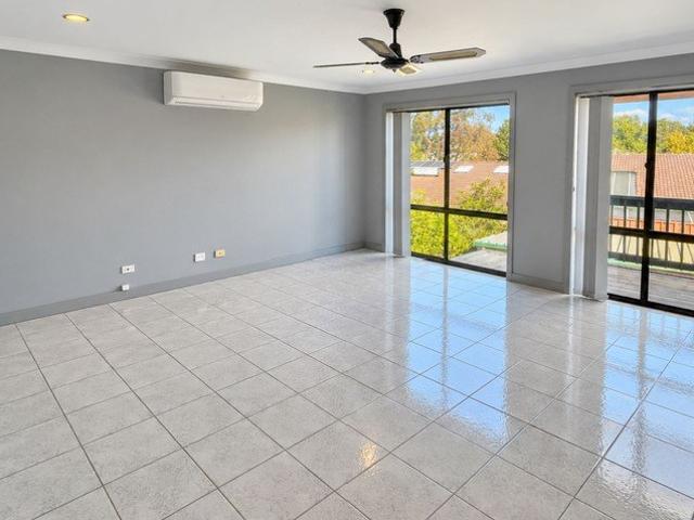 Spacious Two Bedroom Apartment in a Quiet Cul de sac