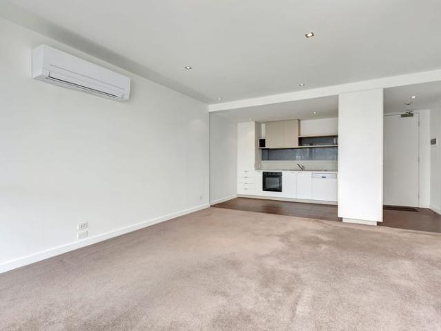 Spacious Two Bedroom Apartment in a Quiet Maidstone Pocket