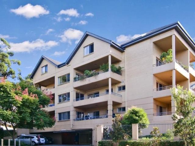 Spacious Two Bedroom Apartment in Artarmon