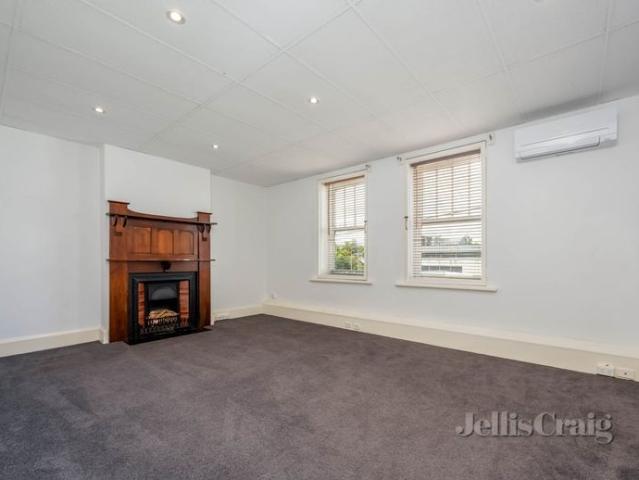 Spacious Two Bedroom Apartment In Desirable Camberwell Location
