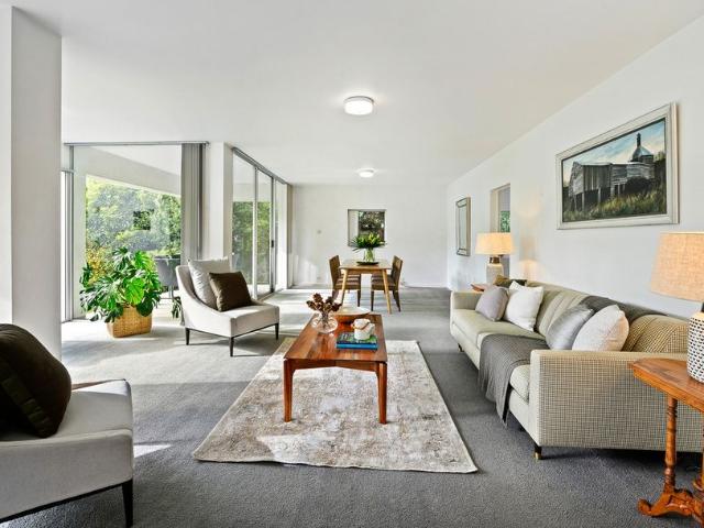 Spacious Two Bedroom Apartment in Sought After Battery Point