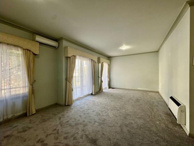 Spacious Two Bedroom Apartment in Prime Location
