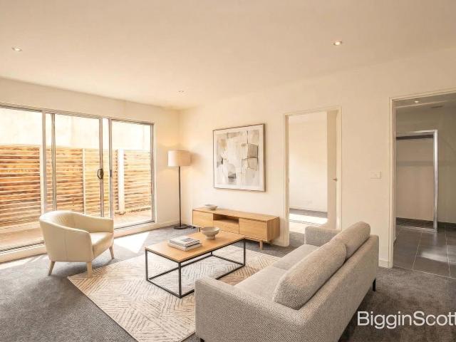 Spacious Two Bedroom Apartment in Prime Location