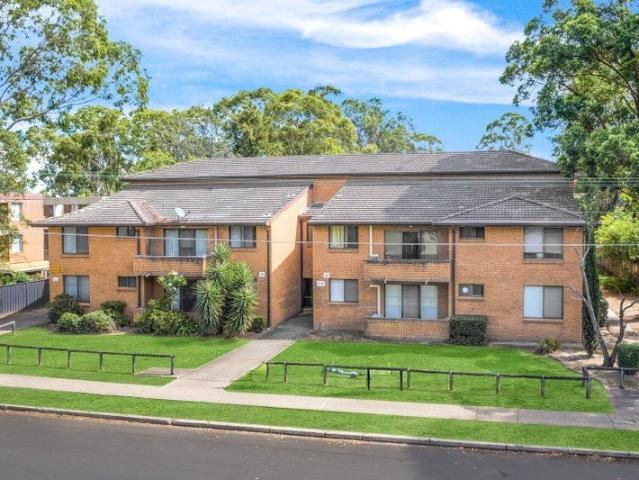 Spacious Two Bedroom Apartment in Prime Location!