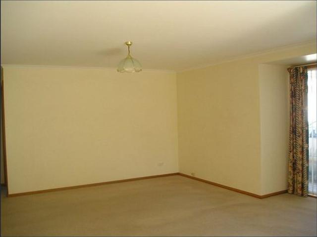 Spacious Two Bedroom Apartment in Quiet Complex