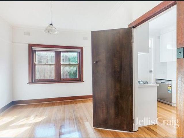Spacious Two Bedroom Apartment in the Heart of Malvern East