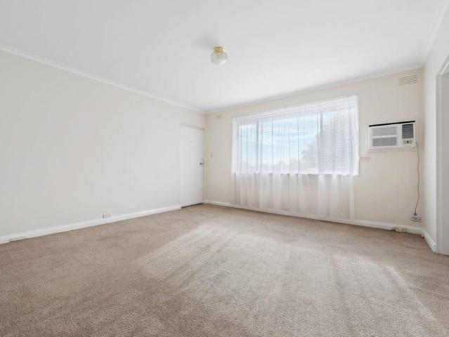 Spacious Two Bedroom Apartment in the Heart of Bentleigh East | Besser+Co