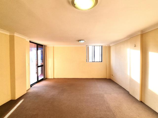 Spacious Two Bedroom Apartment in the Heart of Hurstville