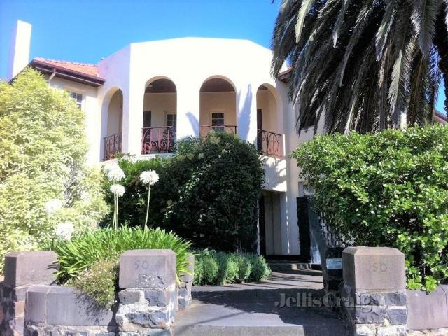 Spacious Two Bedroom Apartment in the Heart of Hawthorn