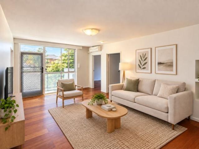 Spacious Two Bedroom Apartment in the Heart of St Kilda