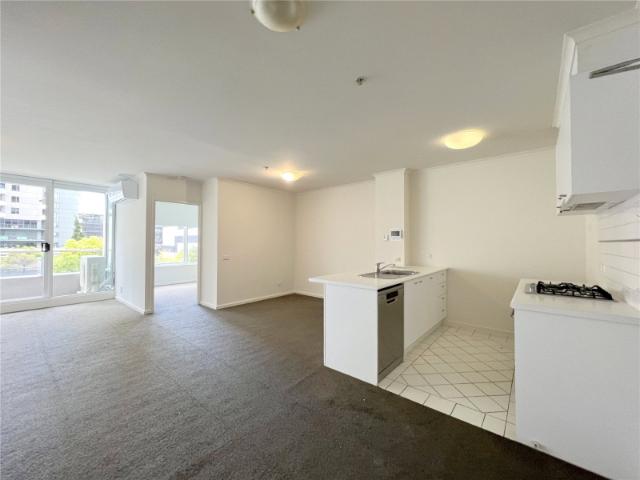 Spacious Two Bedroom Apartment in The Heart of Southbank!