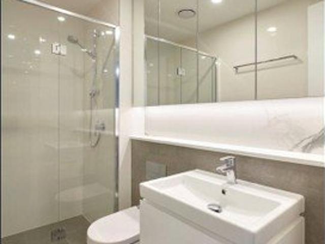 Spacious two bedroom apartment in the luxurious Melbourne Grand complex is where you will experience the best of Melbourne