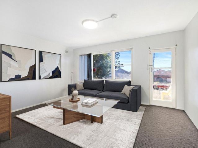 Spacious Two Bedroom Apartment Offering Convenience & Lifestyle
