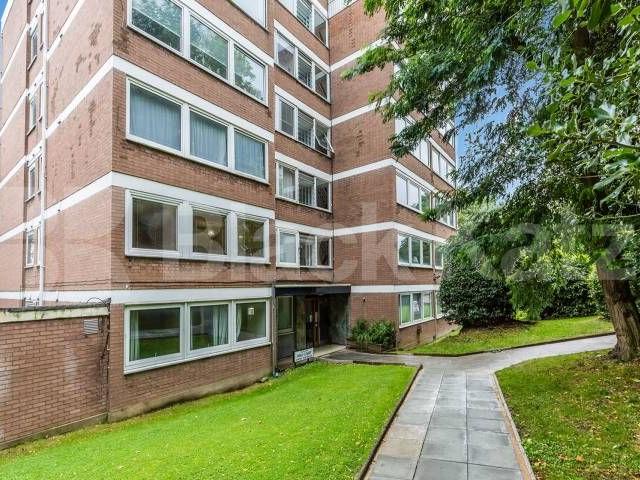 Spacious Two Bedroom Apartment Moments from Crouch Hill & Finsbury Park
