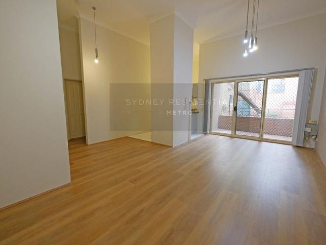 Stylish 2 beds, 2 baths and 2 car space Apartment with Soaring Ceilings