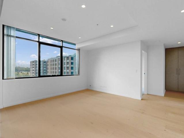 Spacious Two Bedroom Apartment with Carspace