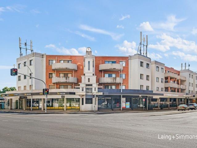 Spacious Two Bedroom Apartment with Exceptional Everyday Appeal