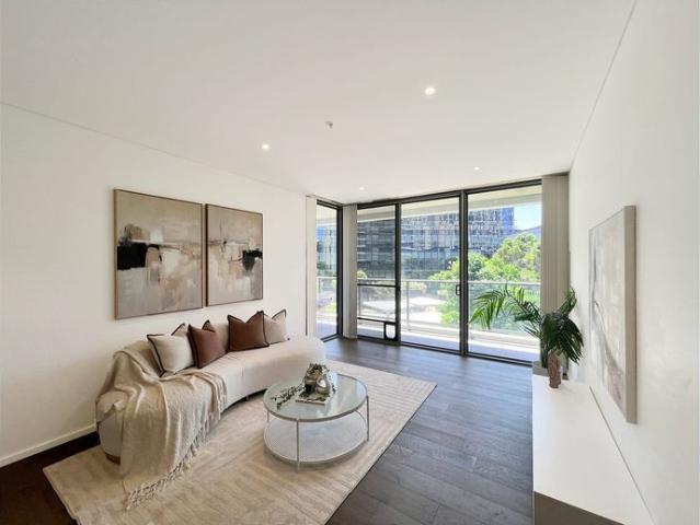 Spacious Two Bedroom Apartment with Furniture!