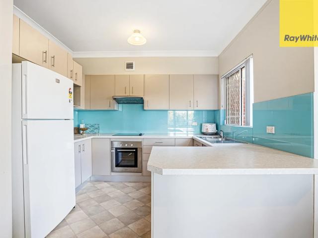 SPACIOUS TWO BEDROOM APARTMENT WITH LEAFY ASPECT