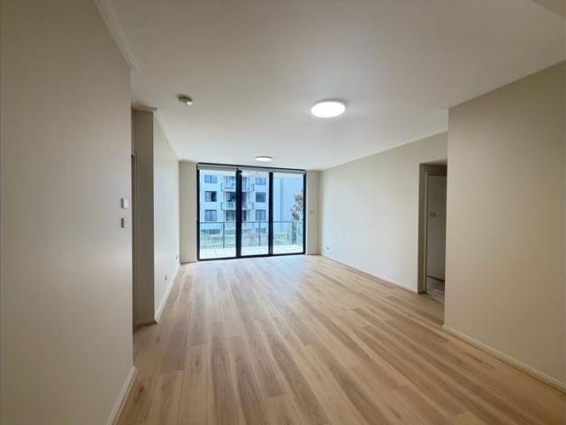 Spacious Two Bedroom Apartment with New Painting and Floorboard