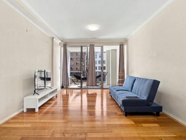 SPACIOUS TWO BEDROOM APARTMENT WITH RESORT STYLE FACILITIES IN 'SORRENTO APARTMENTS'