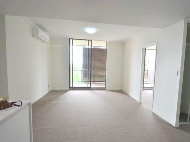 Spacious Two Bedroom Apartment with Study Area in Great Location