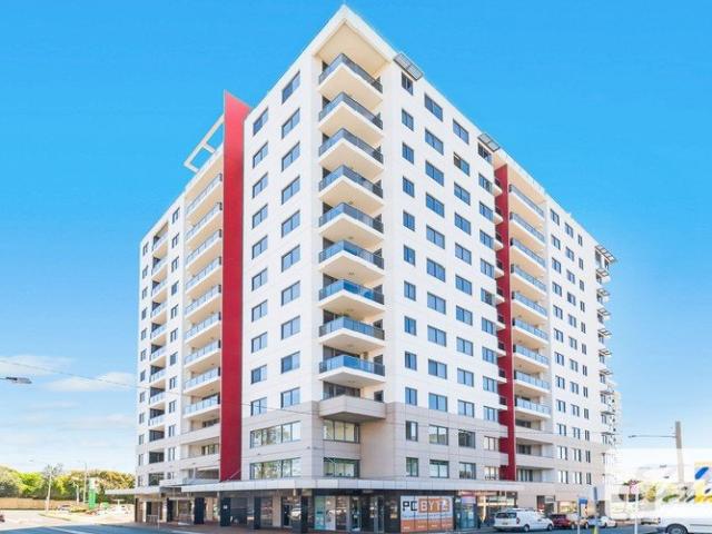 Spacious Two Bedroom Apartment with Study & District Views and North Facing