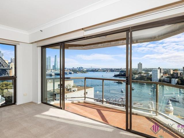 Spacious Two Bedroom Apartment with Sydney Harbour Bridge & Water Views