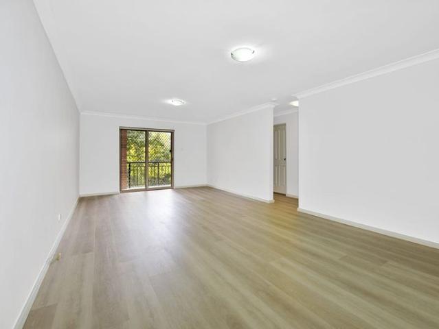 Spacious Two Bedroom Darlington Apartment with Parking