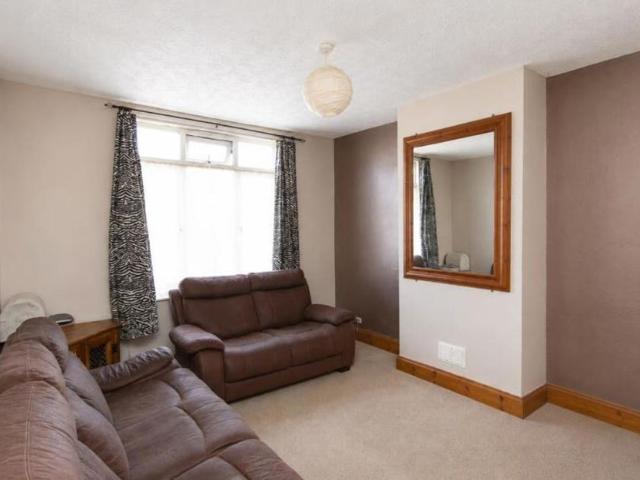 Spacious Two Bedroom Flat with Garage on Filton Avenue