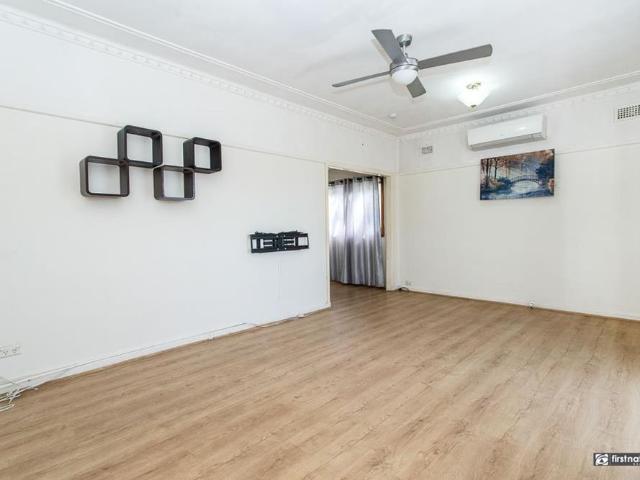 Spacious Two Bedroom Home in Convenient Location