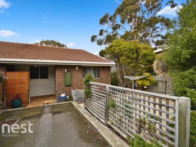 Spacious Two Bedroom Home in Convenient West Hobart Location