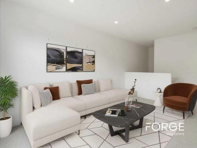Spacious Two Bedroom Home with Single Garage in Hampton East