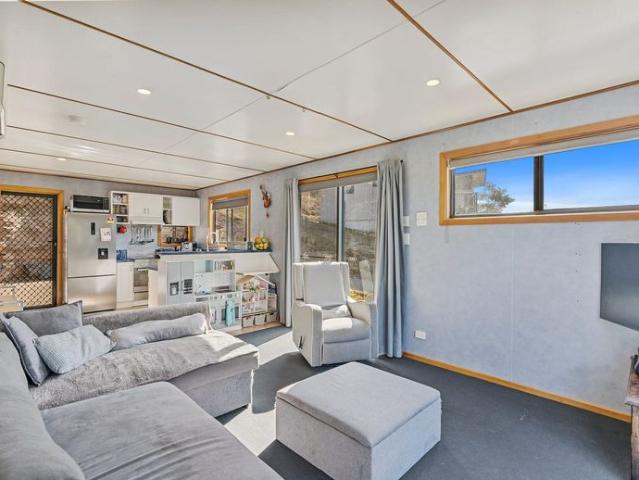 Spacious Two Bedroom Home with Stunning Surroundings $600 Per Week