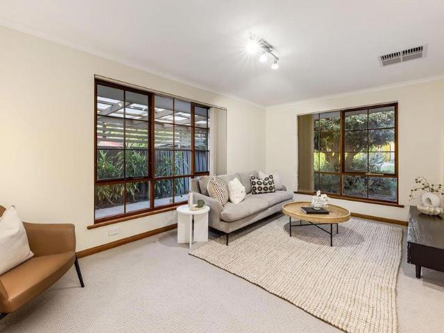 SPACIOUS TWO BEDROOM HOMETTE *6 MONTH LEASE ONLY