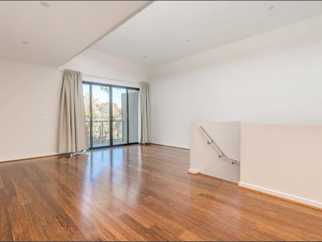 Spacious two bedroom house in a boutique development near Central Ringwood